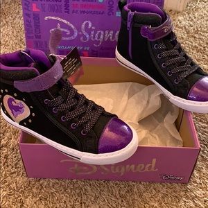 New in box Disney descendants three high tops